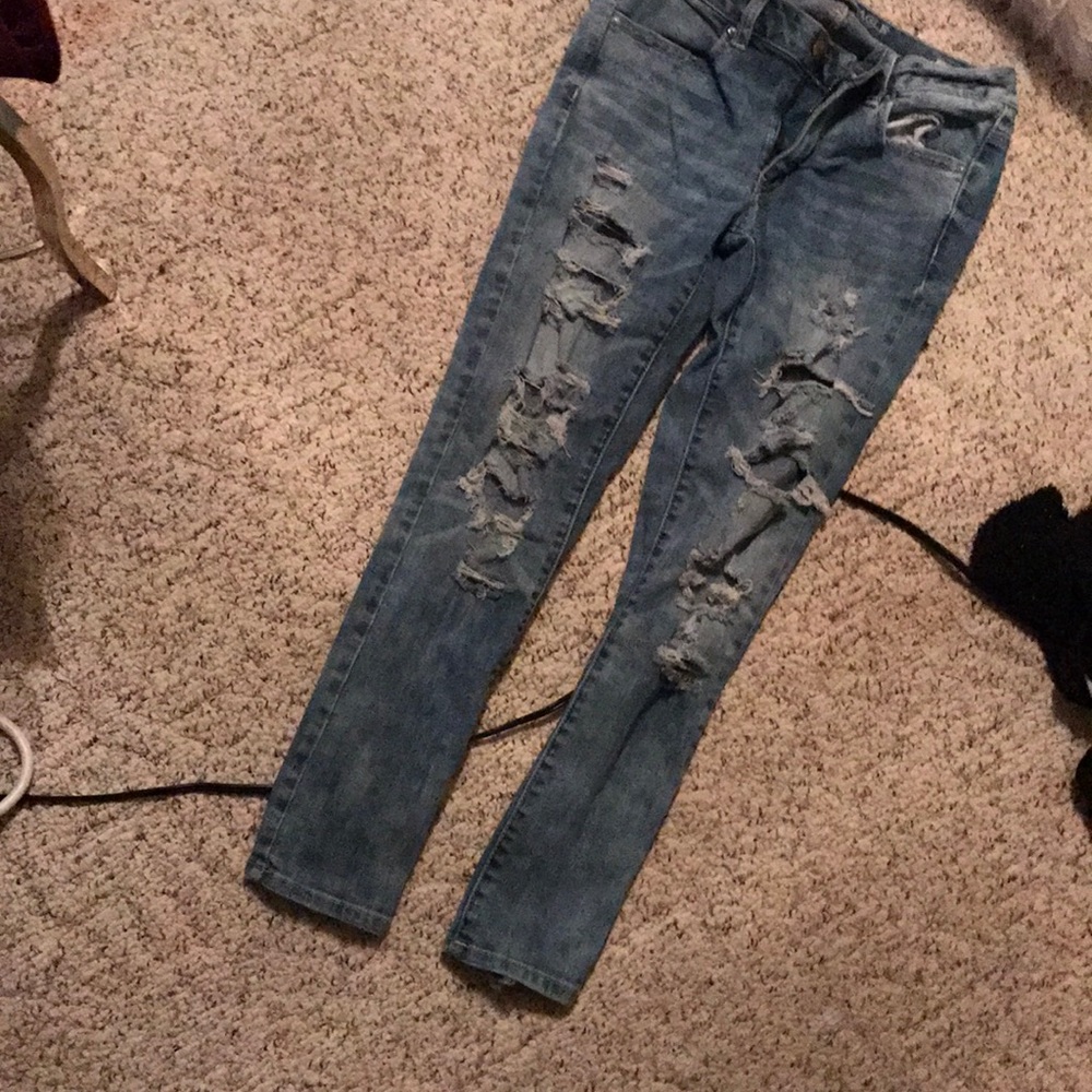 American Eagle distressed jeans size 6